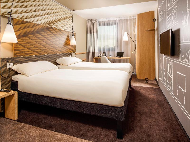 Ibis London Excel Docklands image