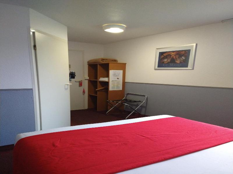 Quick Palace Le Mans Nord St Sturnin — general view