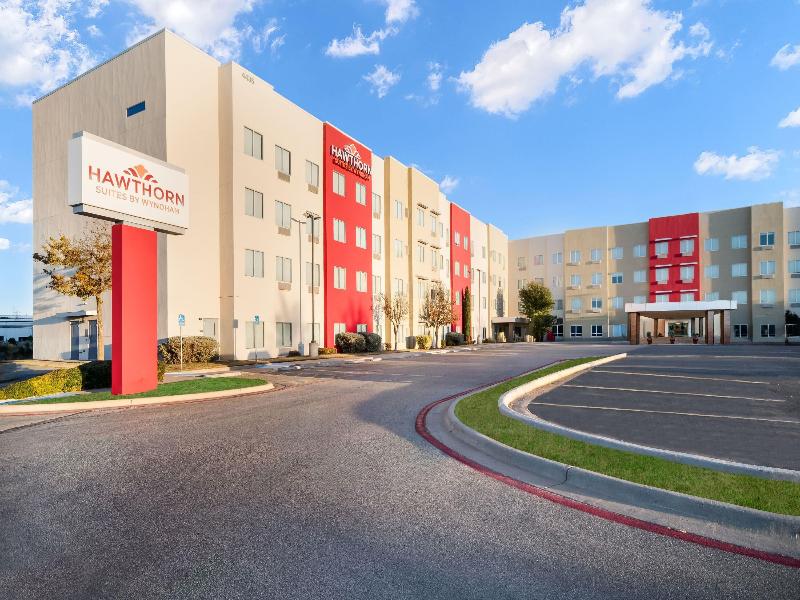 Hawthorn Suites By Wyndham Lubbock — exterior view