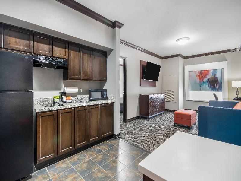 Hawthorn Suites By Wyndham Lubbock image