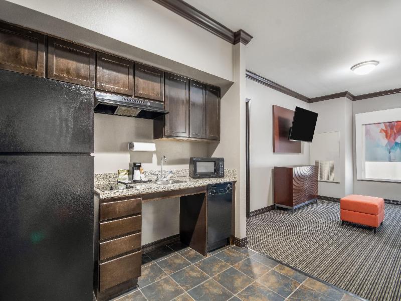 Hawthorn Suites By Wyndham Lubbock image