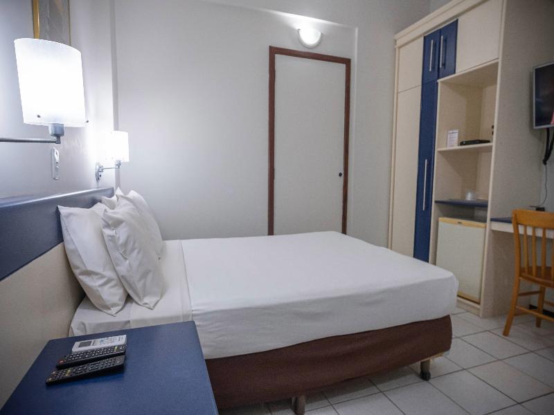 Abbeville Hotel image
