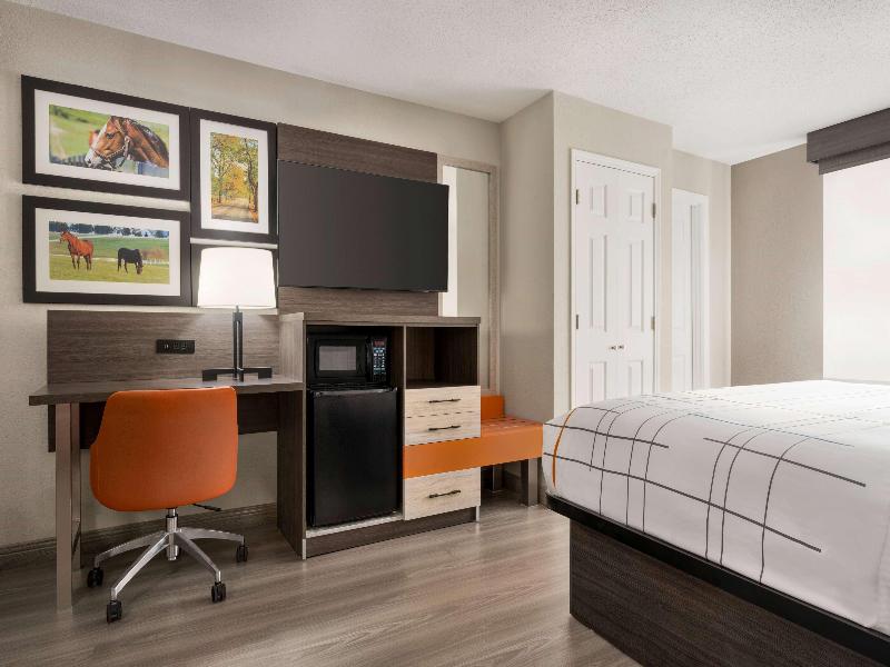 La Quinta Inn Lexington image