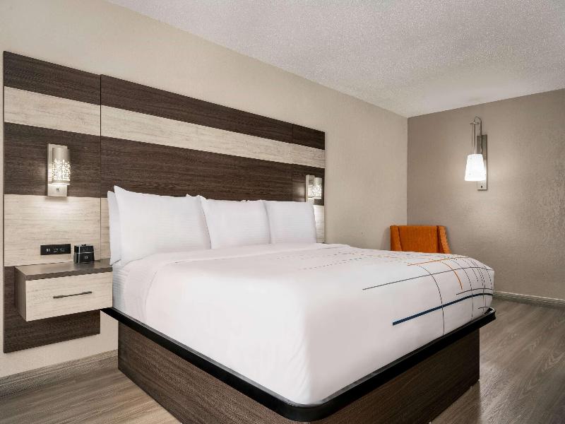 La Quinta Inn Lexington image