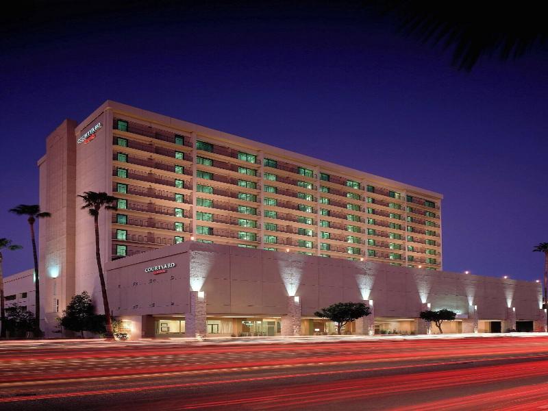 Courtyard By Marriott Los Angeles Sherman Oaks image