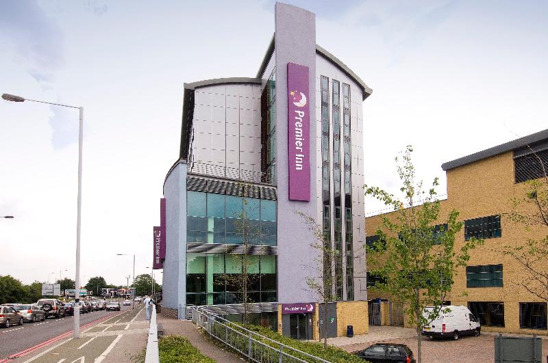 Premier Inn London Wimbledon South