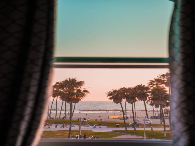 Venice Beach Cotel image