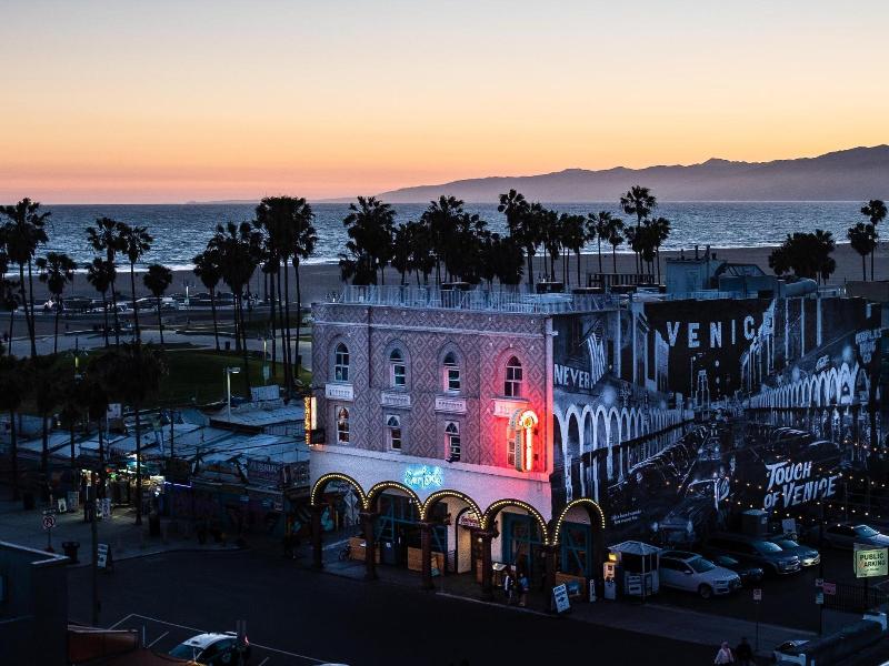 Venice Beach Cotel image