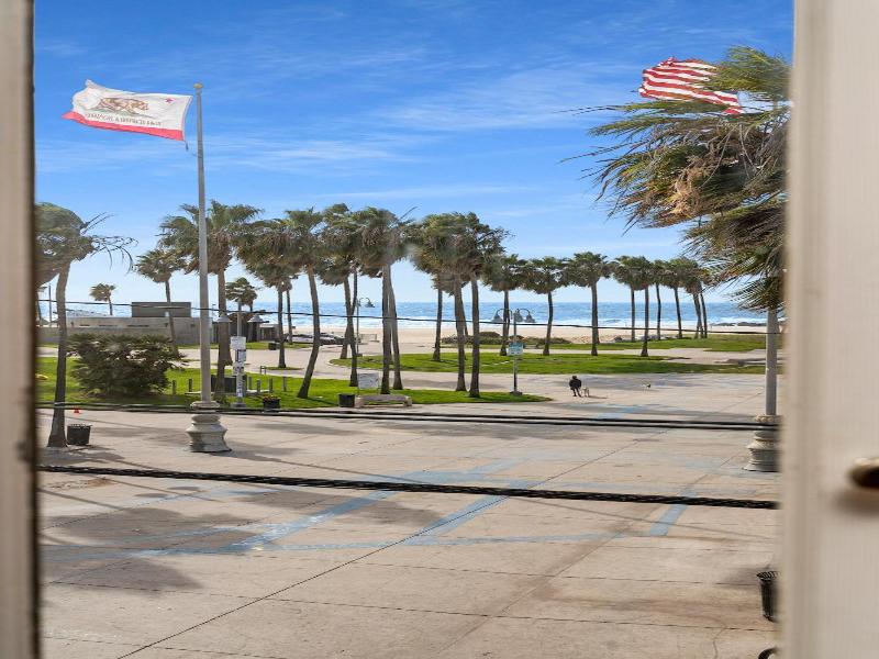 Venice Beach Cotel image