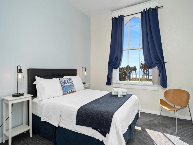 Venice Beach Cotel image