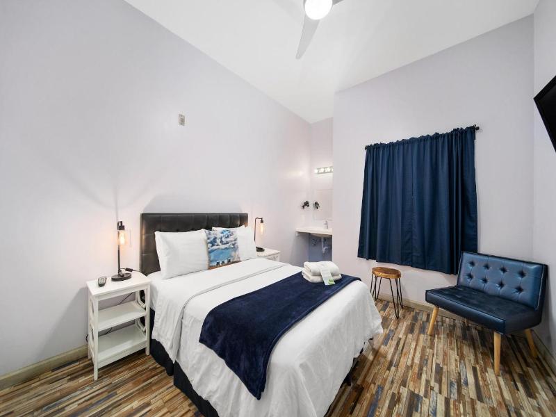 Venice Beach Cotel image