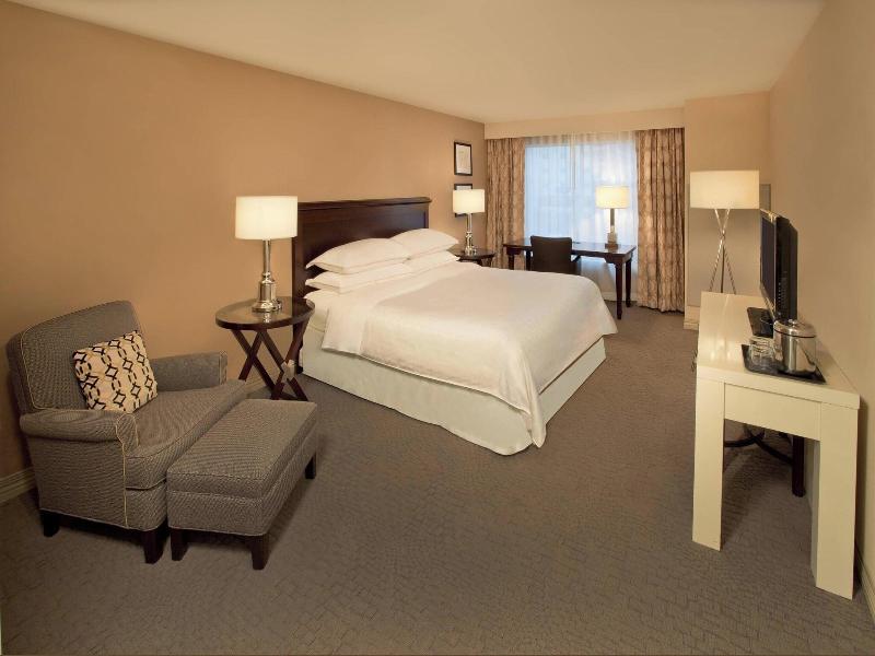 Sheraton Louisville Riverside image