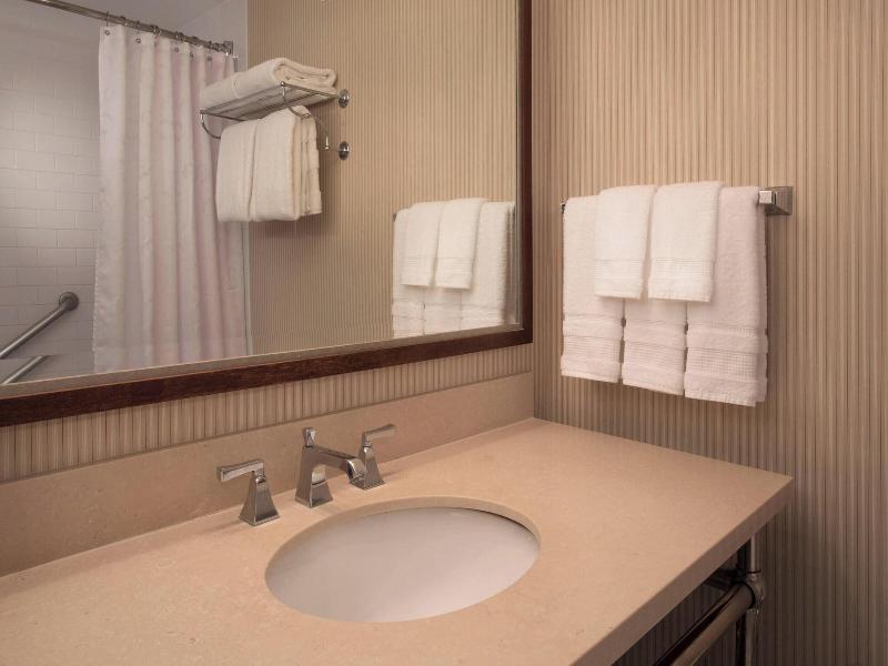 Sheraton Louisville Riverside image