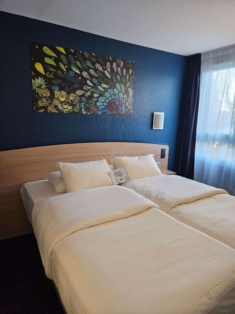 Kyriad Niort Espace Mendes-France image