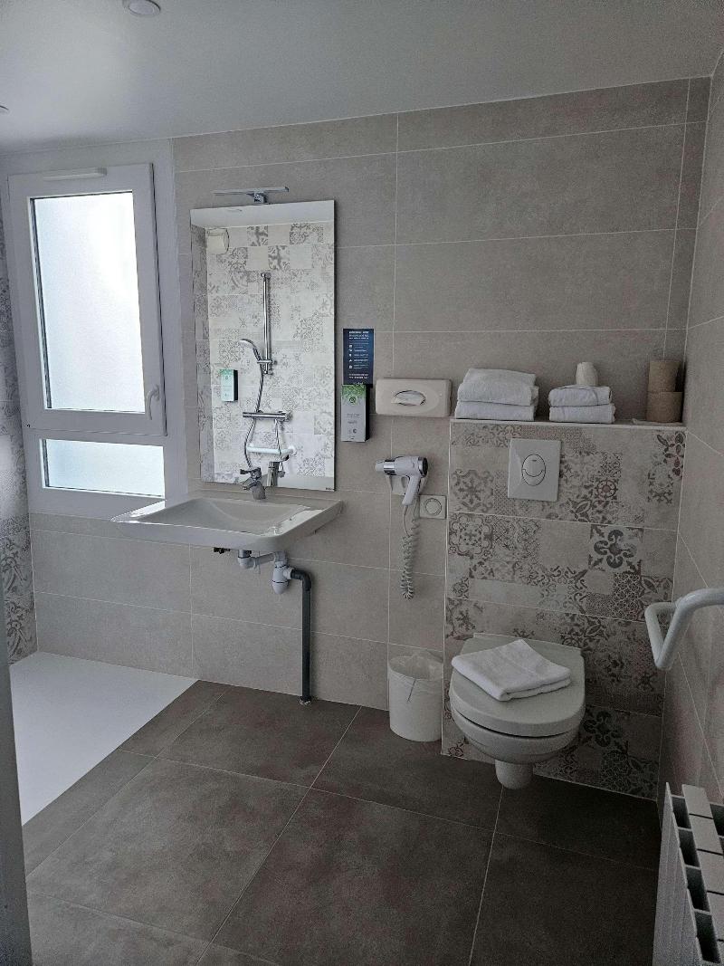 Kyriad Niort Espace Mendes-France image