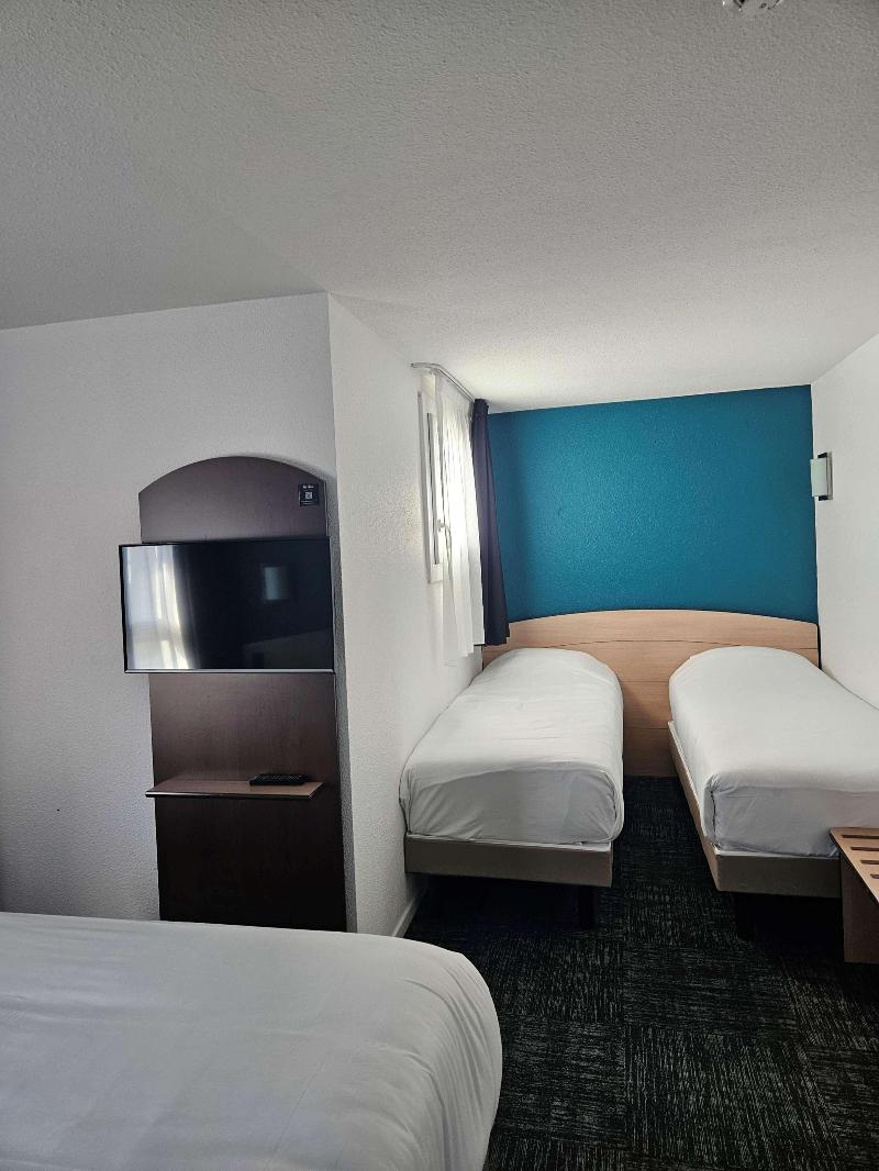 Kyriad Niort Espace Mendes-France image