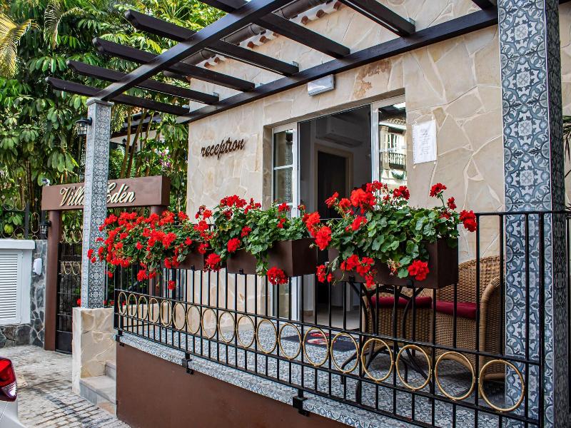 Villa Eden Apartamentos image