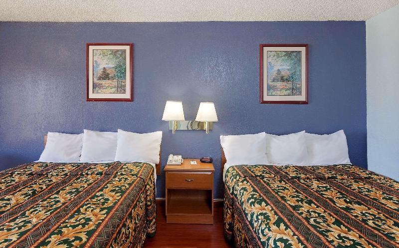 Knights Inn Palmdale Lancaster Area image