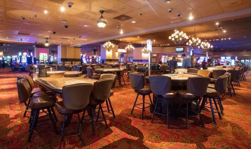 Edgewater Casino Resort image 10