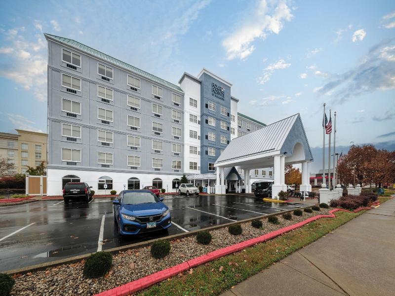 Four Points by Sheraton Louisville Airport image