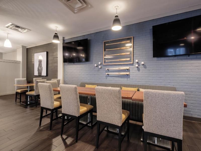 Four Points by Sheraton Louisville Airport image