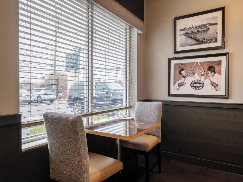 Four Points by Sheraton Louisville Airport image