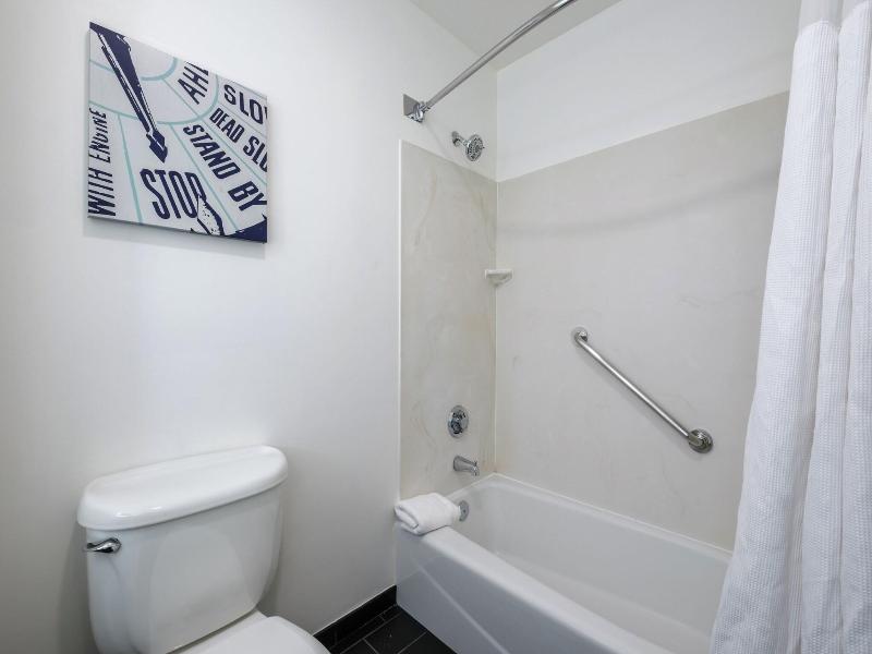 Four Points by Sheraton Louisville Airport image