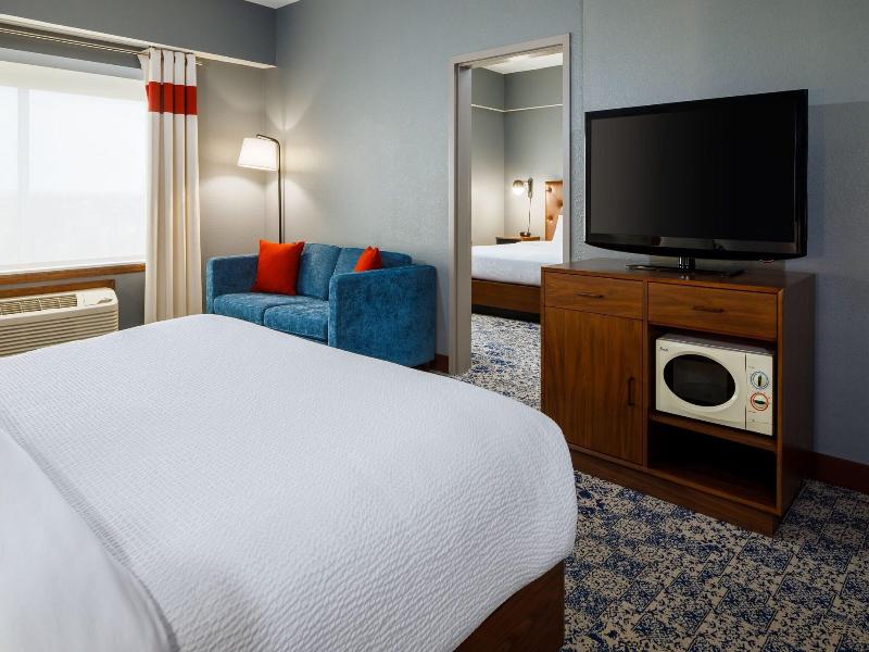 Four Points by Sheraton Louisville Airport image