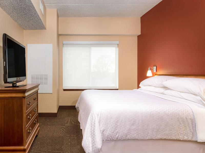 Four Points by Sheraton Louisville Airport image