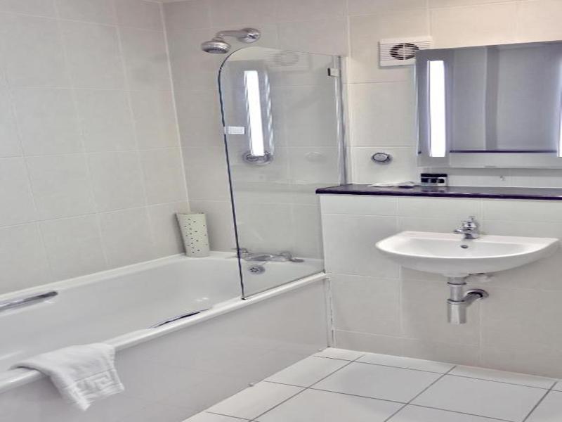 Reigate Manor image