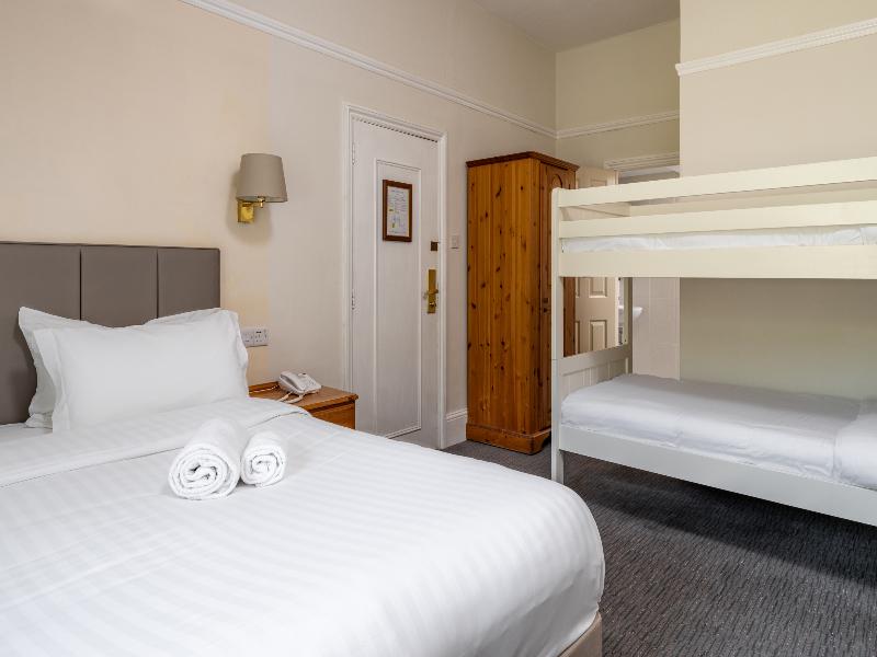 Reigate Manor image