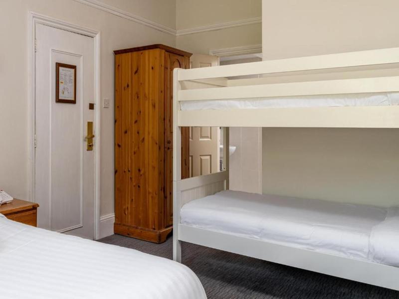 Reigate Manor image