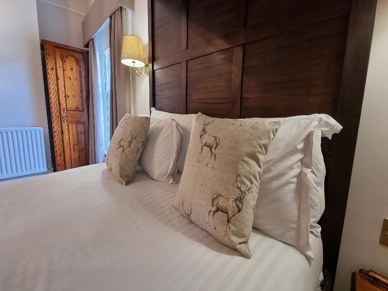 Reigate Manor image