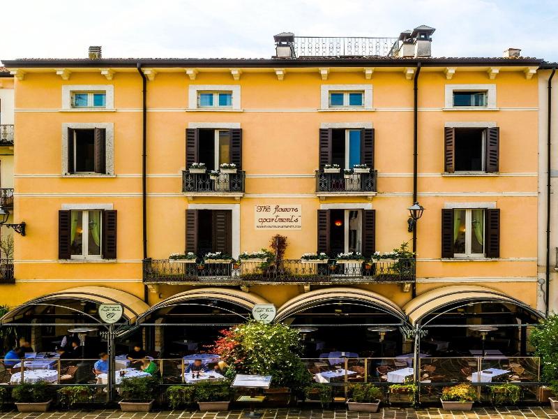 Apartments The Flowers