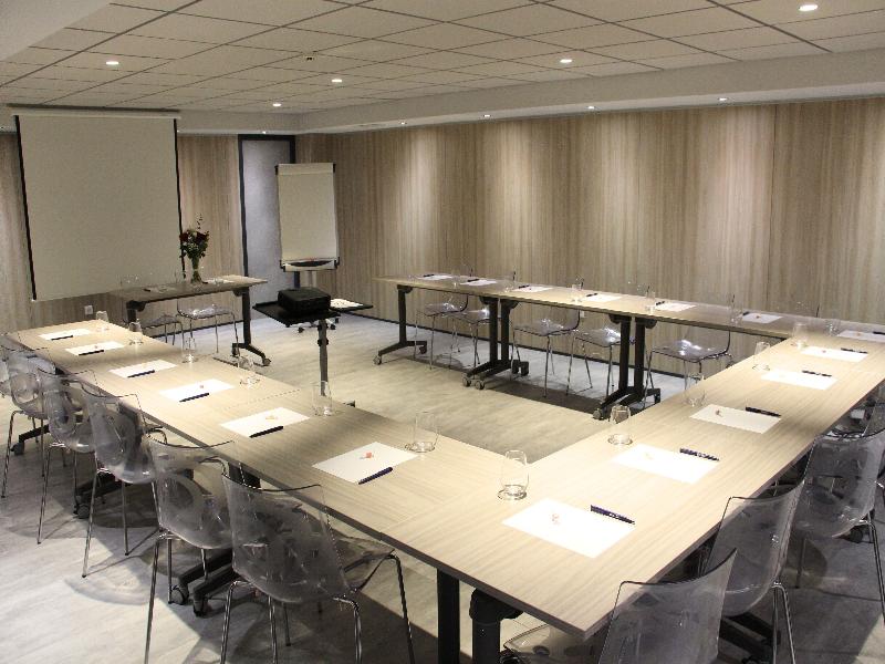 Kyriad La Rochelle Centre Ville image