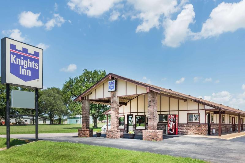 Knights Inn Chanute image