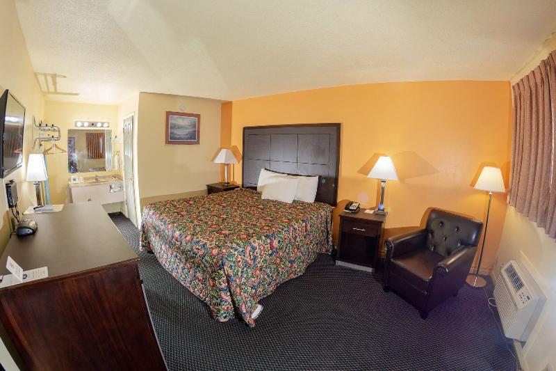 Knights Inn Chanute image