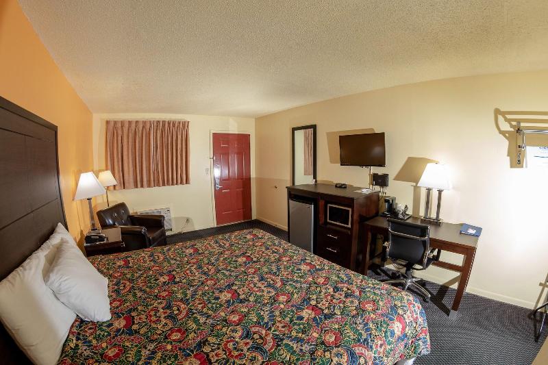 Knights Inn Chanute image
