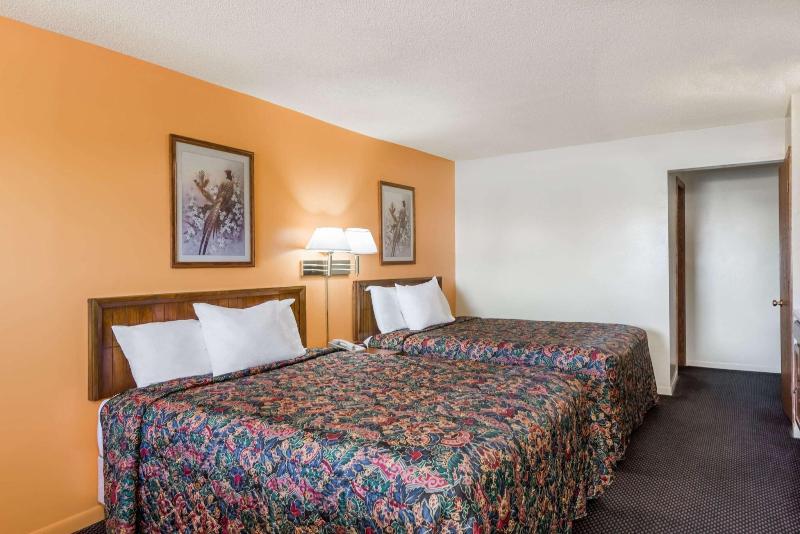 Knights Inn Chanute image