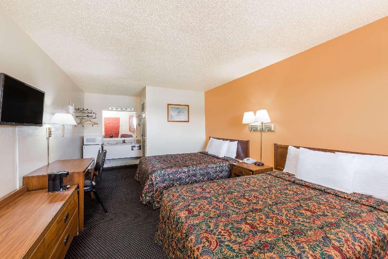 Knights Inn Chanute image