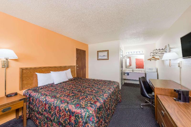 Knights Inn Chanute image