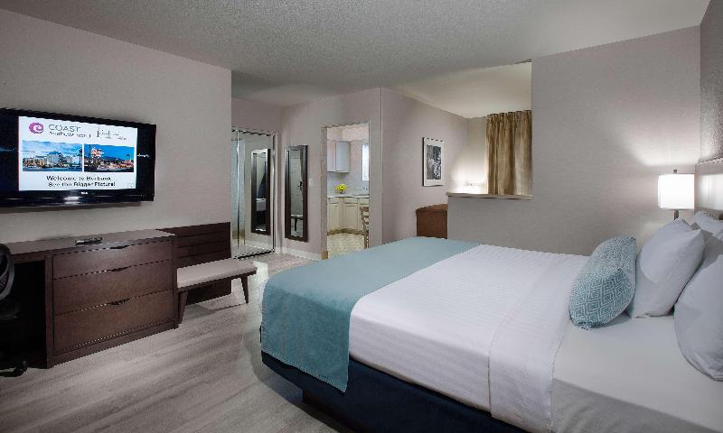 Safari Inn image