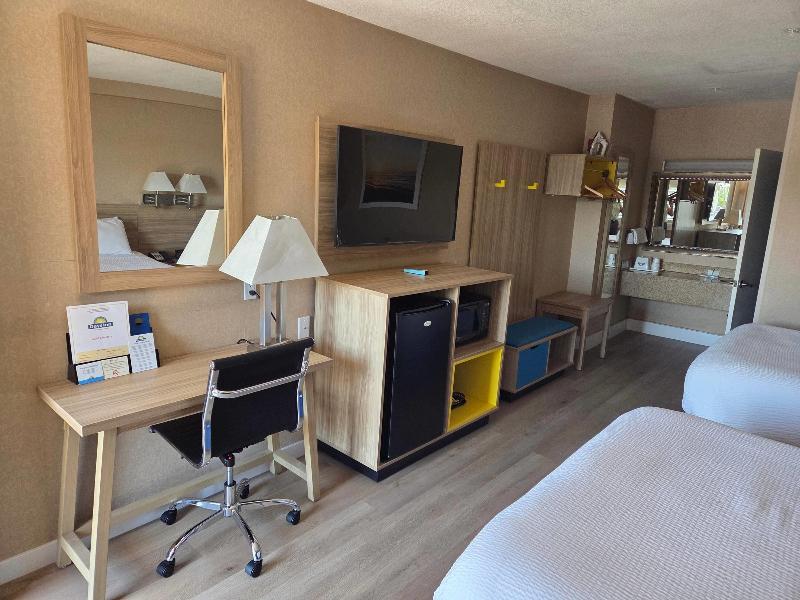 Days Inn by Wyndham Alhambra CA image