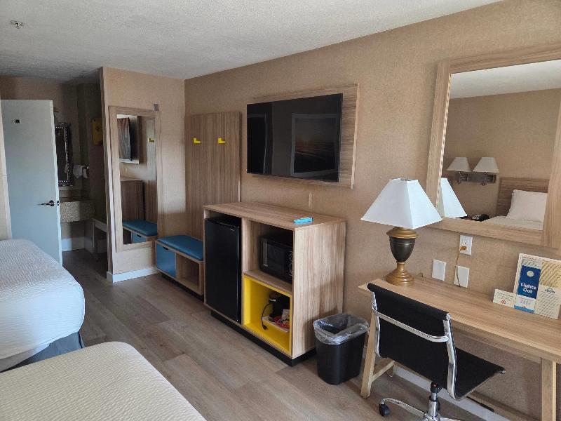 Days Inn by Wyndham Alhambra CA image
