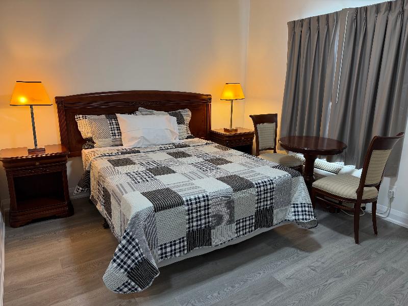 Knights Inn London image