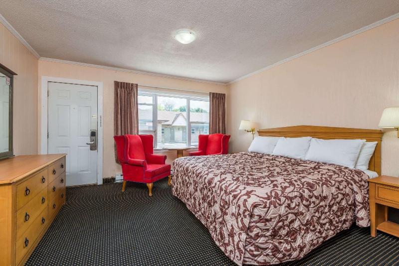 Knights Inn London image