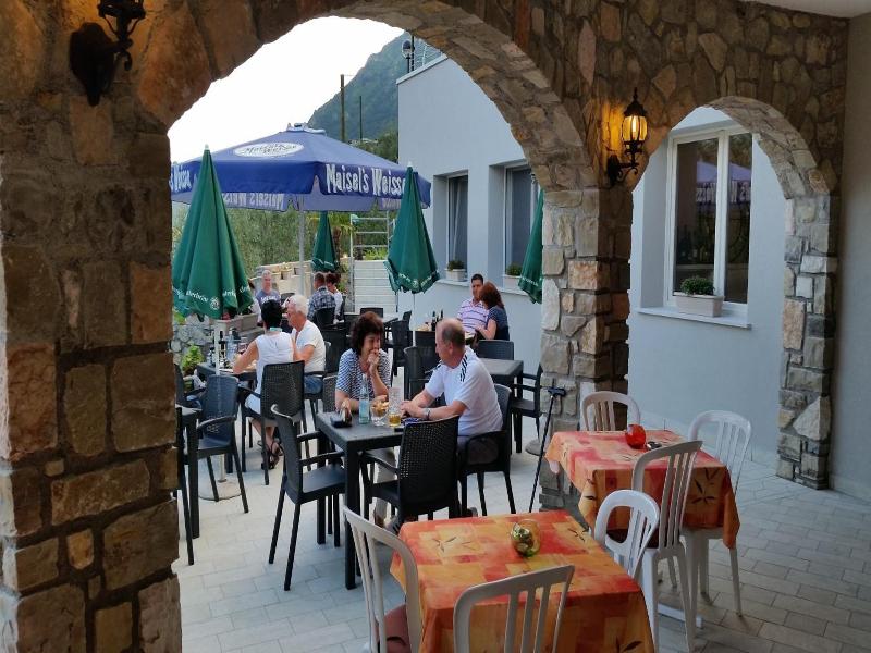 Augusta Garni image
