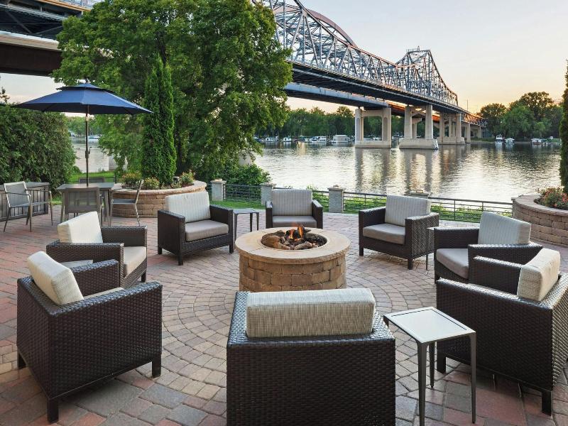 Courtyard La Crosse Downtown/Mississippi Riverfron