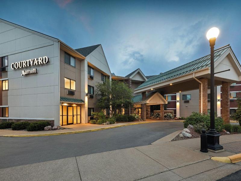 Courtyard La Crosse Downtown/Mississippi Riverfron