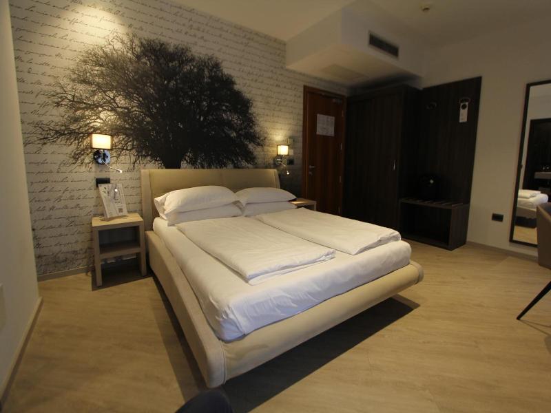 Villa Rosa image